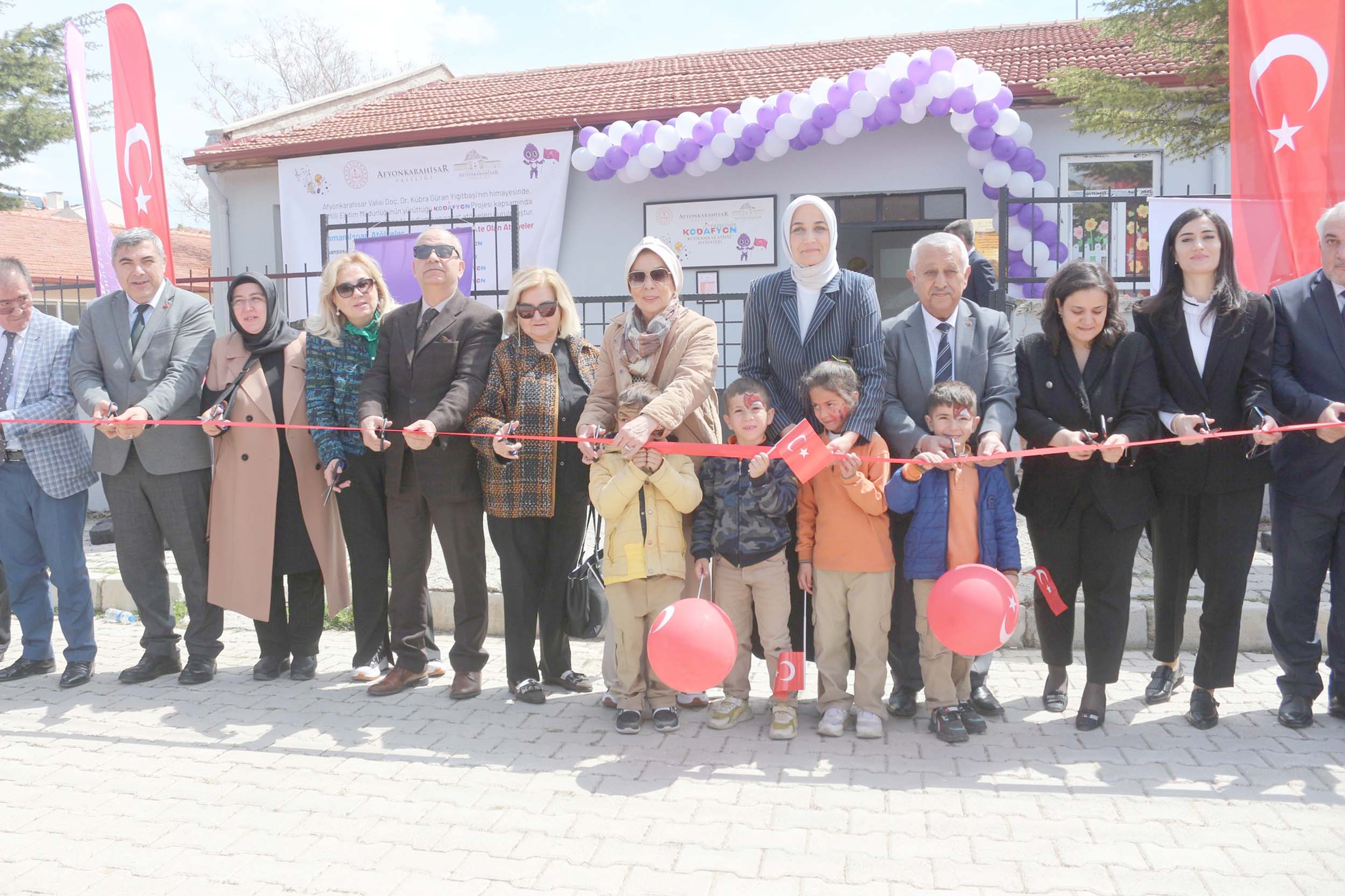 Sinanpaşa Yıldız Özer KODAFYON Atölyesi Vali Doç Dr. Kübra Güran