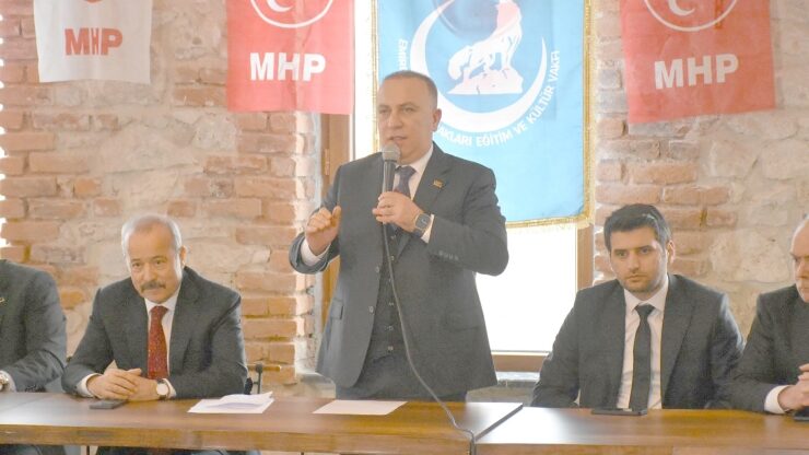Emirdağ ilçesinde vatandaşlara seslenen MHP Genel Başkan Yardımcısı ve İstanbul