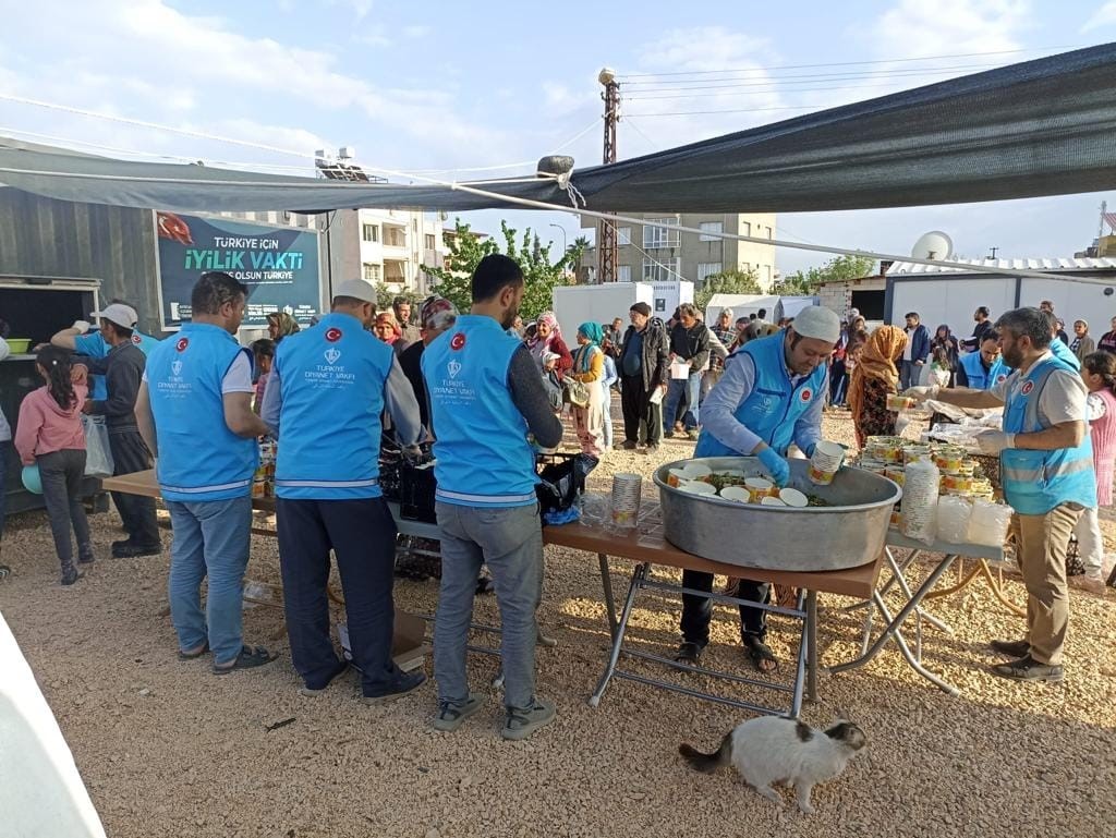 AFYONKARAHİSAR İL MÜFTÜLÜĞÜ DEPREMDEN ETKİLENEN HATAY’IN KIRIKHAN İLÇESİNDE BİN 500