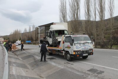 AFYONKARAHİSAR (AA) – Afyonkarahisar'ın Çay ilçesinde meydana gelen trafik kazasında
