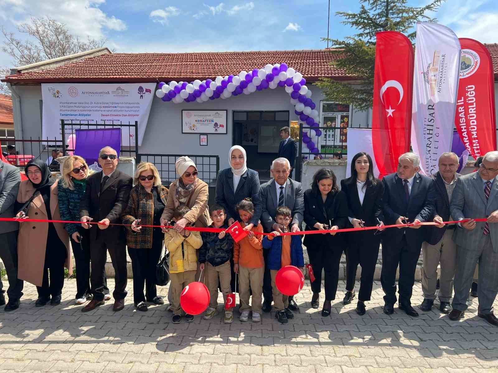 AFYONKARAHİSAR VALİSİ DOÇ. DR. KÜBRA GÜRAN YİĞİTBAŞI, HİMAYESİNDE İL MİLLİ