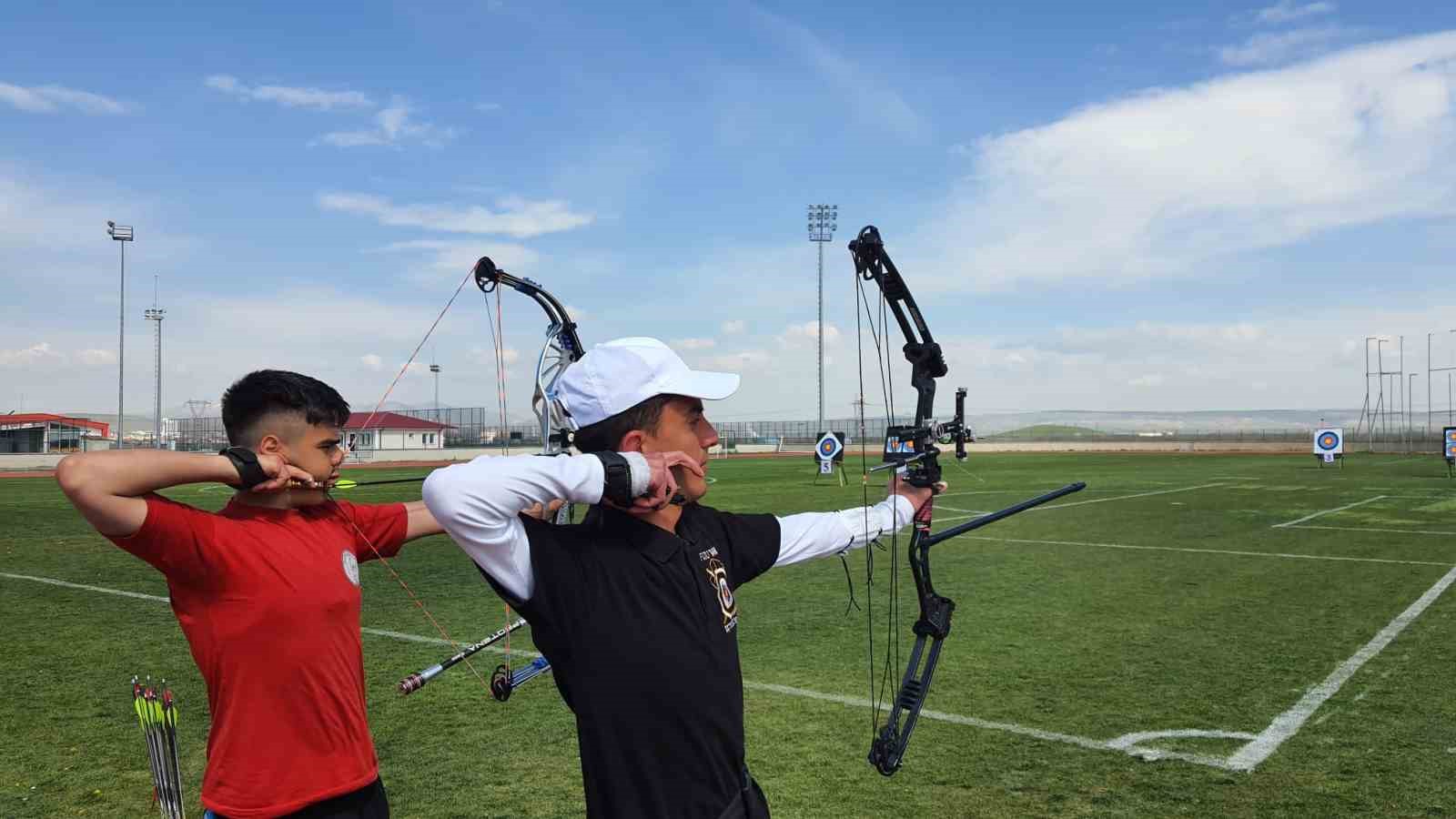 AFYONKARAHİSAR GENÇLİK VE SPOR İL MÜDÜRLÜĞÜ OKUL SPORLARI FAALİYET PROGRAMINDA