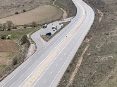 AFYONKARAHİSAR (AA) – Afyonkarahisar'da jandarma ekipleri drone destekli trafik denetimi