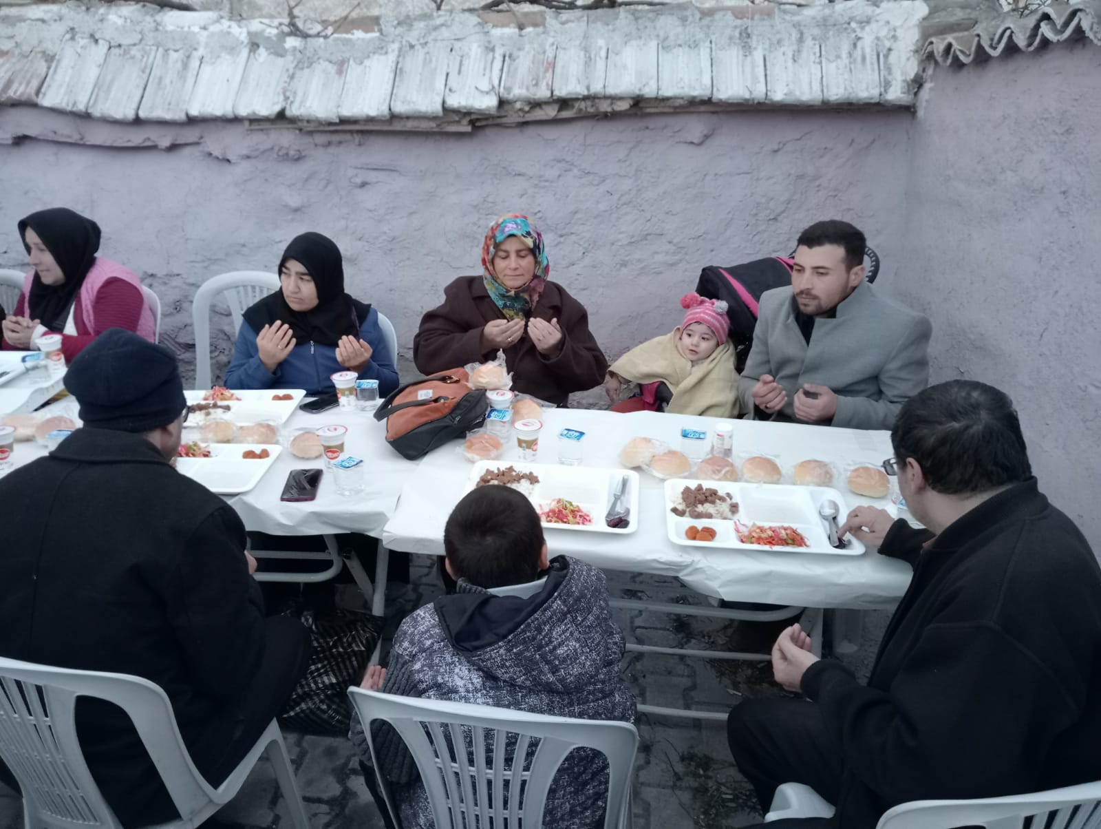 AFYONKARAHİSAR (AA) – Afyonkarahisar'da Altınokta Körler Derneği Şubesi geleneksel iftar