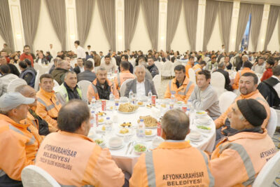 Belediye Başkanı Mehmet Zeybek’in ev sahipliğinde Afyonkarahisar Belediyesi ailesi iftar