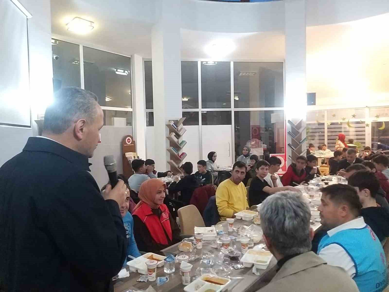 AFYONKARAHİSAR İL MÜFTÜLÜĞÜ GENÇLİK KOORDİNATÖRLÜĞÜ TARAFINDAN, “ÇEVREME DUYARLIYIM, DEĞERLERİME SAHİP