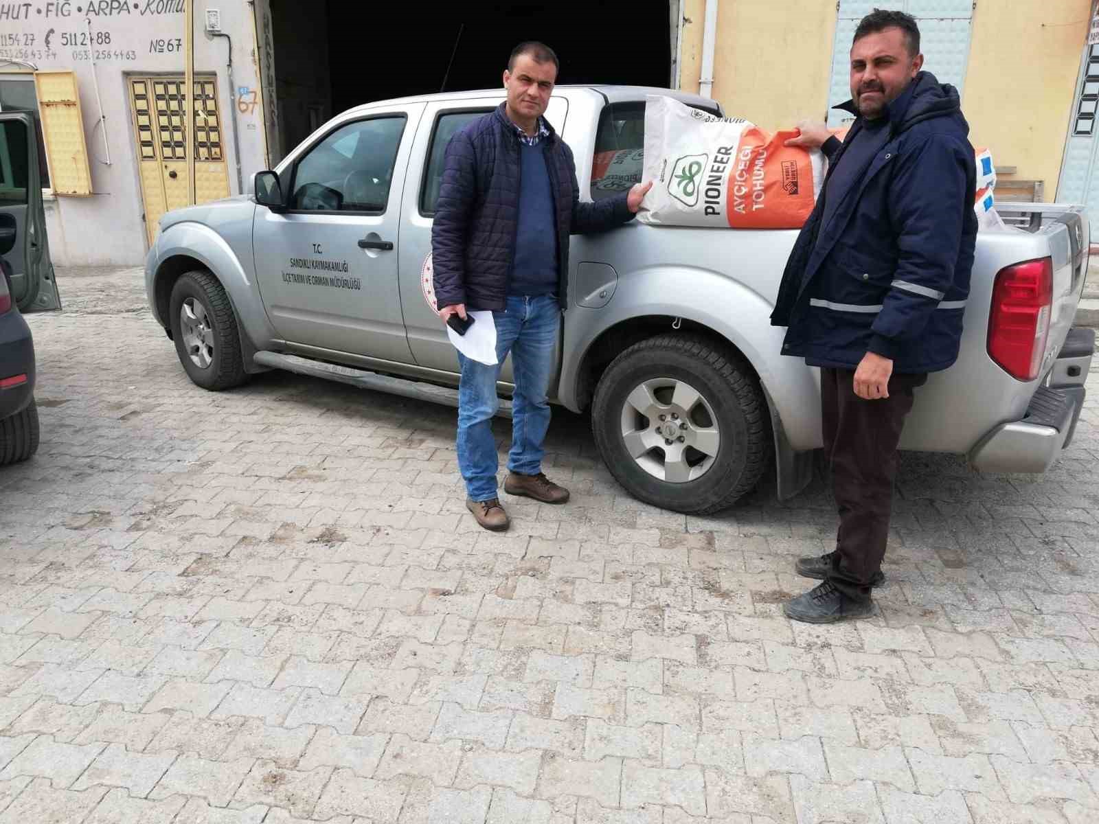 AFYONKARAHİSAR SANDIKLI İLÇE TARIM VE ORMAN MÜDÜRLÜĞÜ EKİPLERİ TARAFINDAN ÇİFTÇİLERE