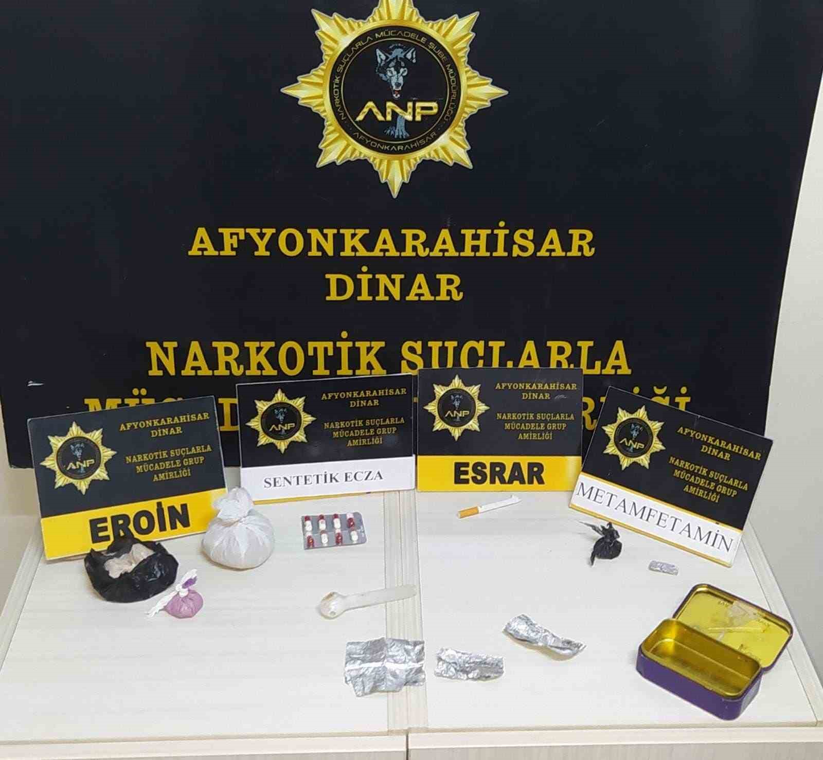 AFYONKARAHİSAR’DA NARKOTİK POLİSLERİ TARAFINDAN DURDURULAN BİR OTOMOBİLDE YAPILAN ARAMADA 166