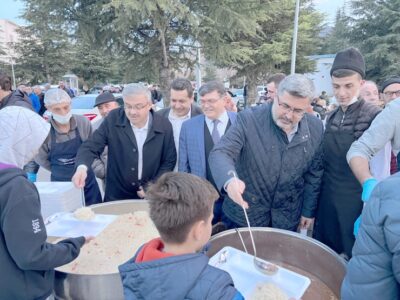 Erkmen Belediyesi tarafından her Ramazan ayında düzenlenen geleneksel iftar yemeği