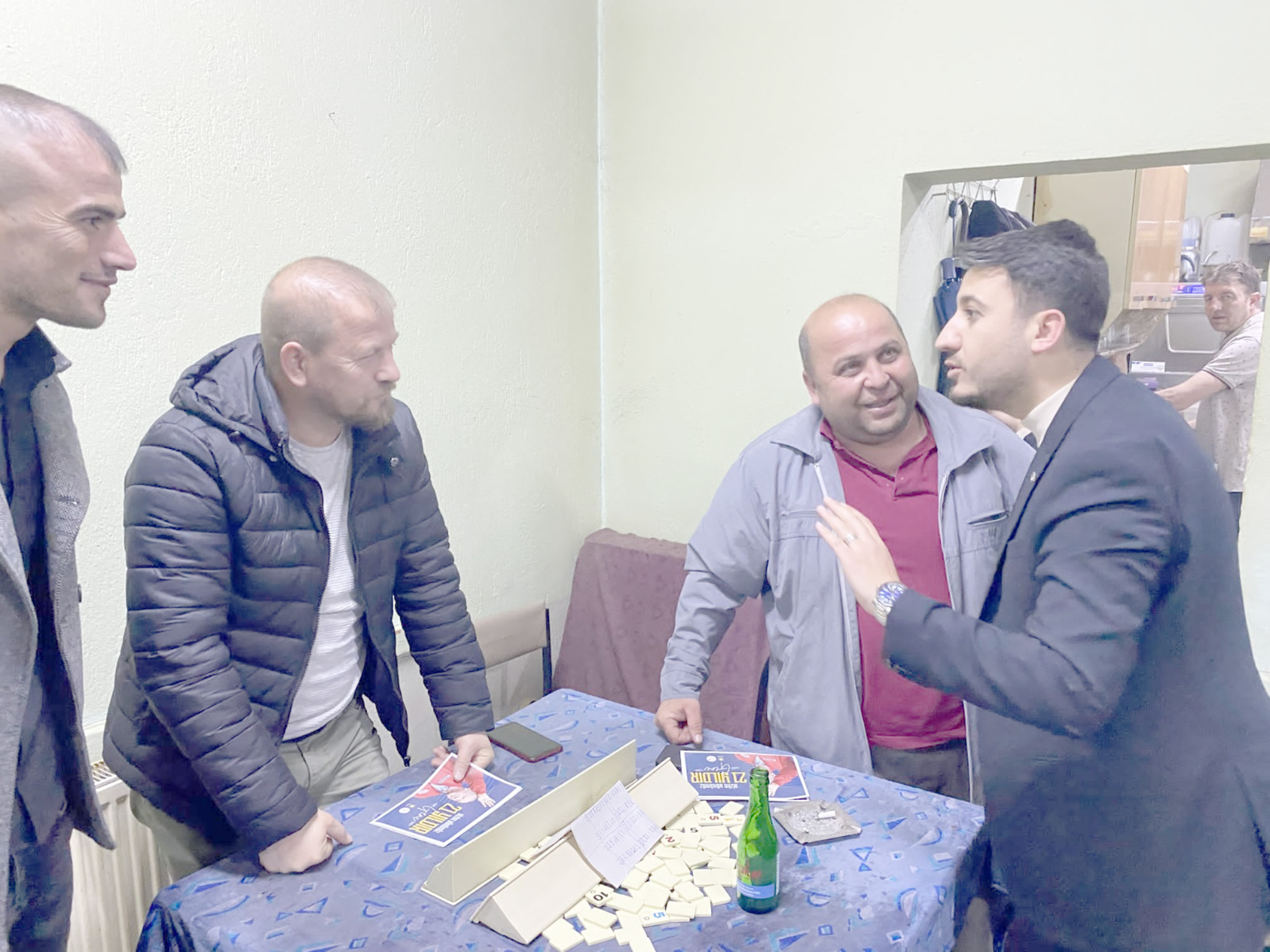 AK Parti Milletvekili adayı Ethem Karahan’da İhsaniye’de seçim çalışmalarına katıldı.