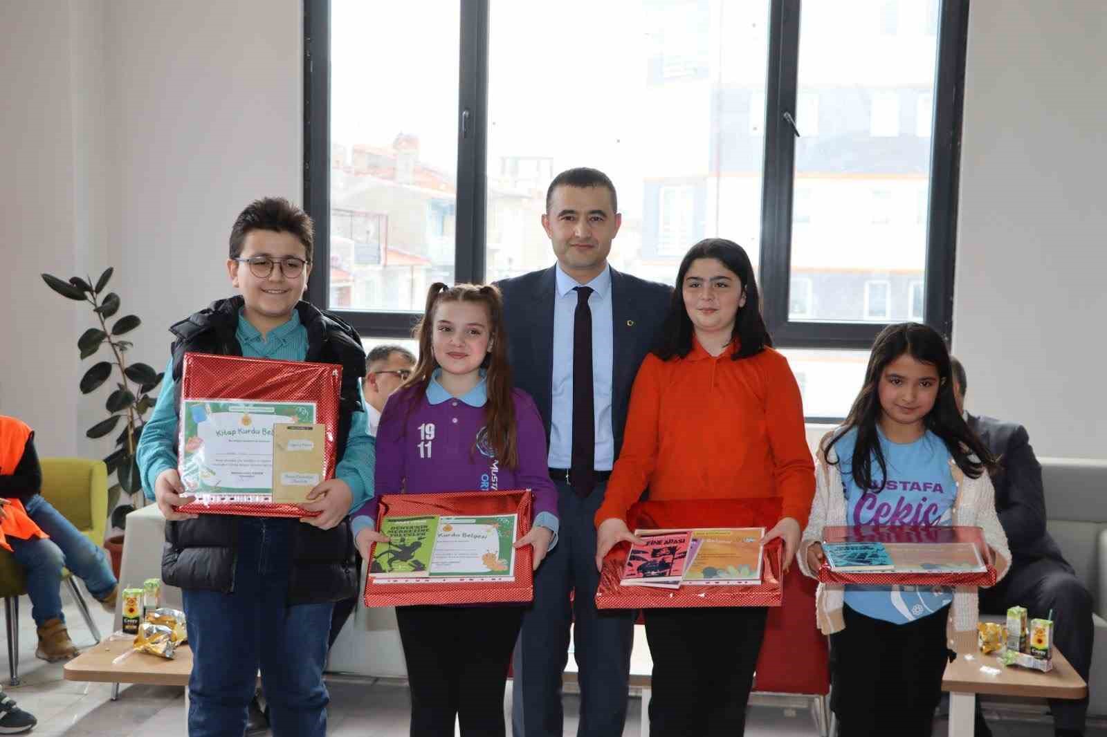 AFYONKARAHİSAR EMİRDAĞ KAYMAKAMI OSMAN BİLİCİ, KİTAP OKUMA ALIŞKANLIĞININ KÜÇÜK YAŞTA