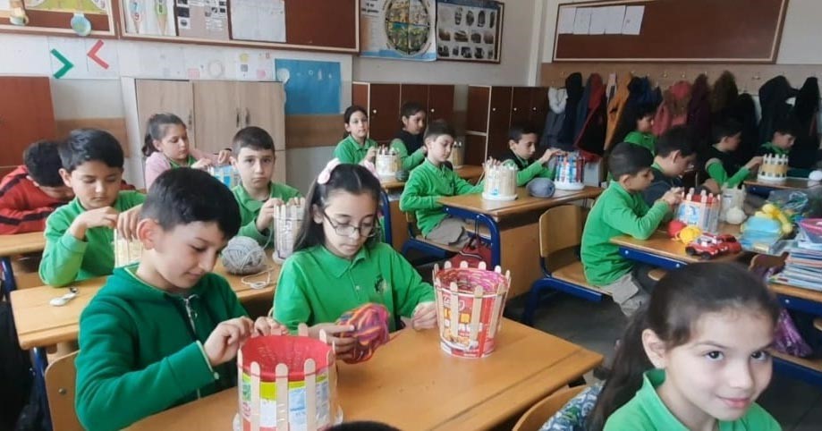 AFYONKARAHİSAR’IN DİNAR İLÇESİNDEKİ 3. SINIF ÖĞRENCİLERİ KARDEŞ OKUL OLARAK SEÇTİKLERİ