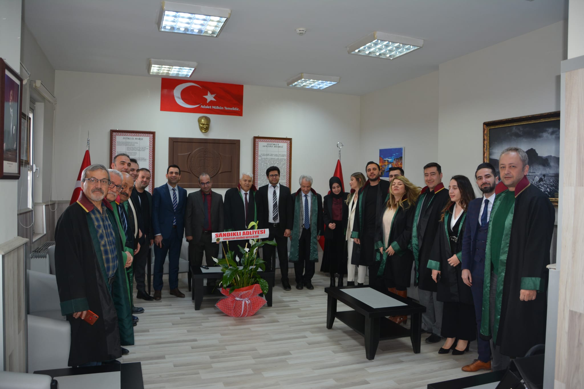 AFYONKARAHİSAR (AA) – Afyonkarahisar'ın Sandıklı ilçesinde 5 Nisan Avukatlar Günü,