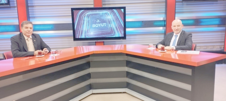 Kanal 3’te Saadettin Ulusoy’un hazırlayıp sunduğu 3.Boyut programına konuk olan