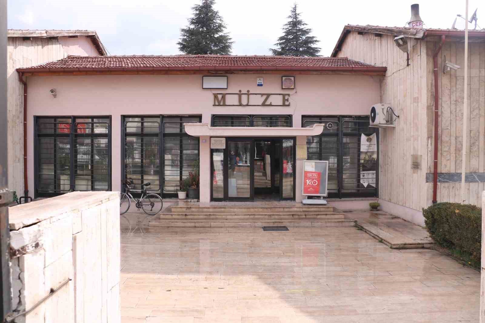 AFYONKARAHİSAR’DA GEÇTİĞİMİZ 3 NİSAN DA DİNAR İLÇESİNDE GERÇEKLEŞTİRİLEN TEMEL KAZISI