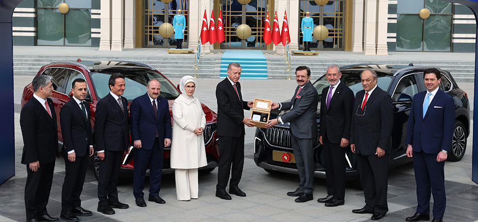 Cumhurbaşkanı Recep Tayyip Erdoğan ve Eşi Emine Erdoğan’ın 27 Aralık