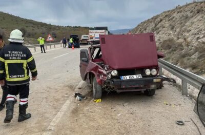 Afyonkarahisar’da meydana gelen trafik kazasında 1 kişi hayatını kaybetti, 5