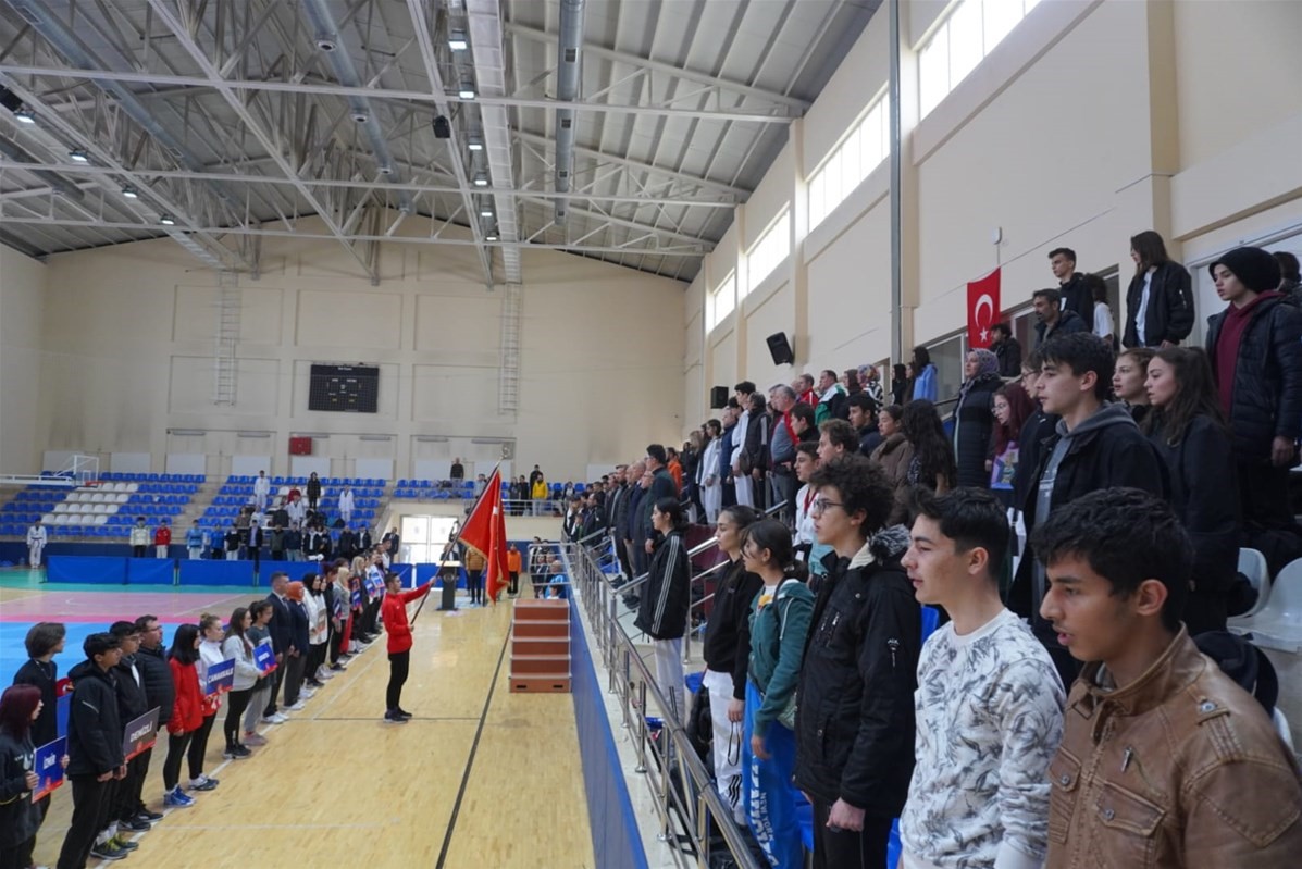 OKUL SPORLARI TEKVANDO GRUP MÜSABAKALARI 17 İLDEN 376 SPORCUNUN KATILIMIYLA