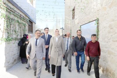 Frig Vadisi’nde yapılan çalışmaları inceleyen Vali Kübra Güran Yiğitbaşı, çalışmaların
