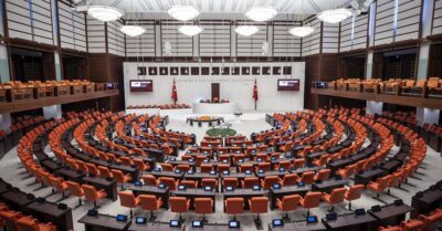 İşte sonucu; AK Parti:  % 35.4 oy, sandalye sayısı ise