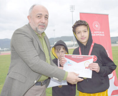 Okul Sporları faaliyet programında yer alan ve Atletizm sahasında düzenlenen
