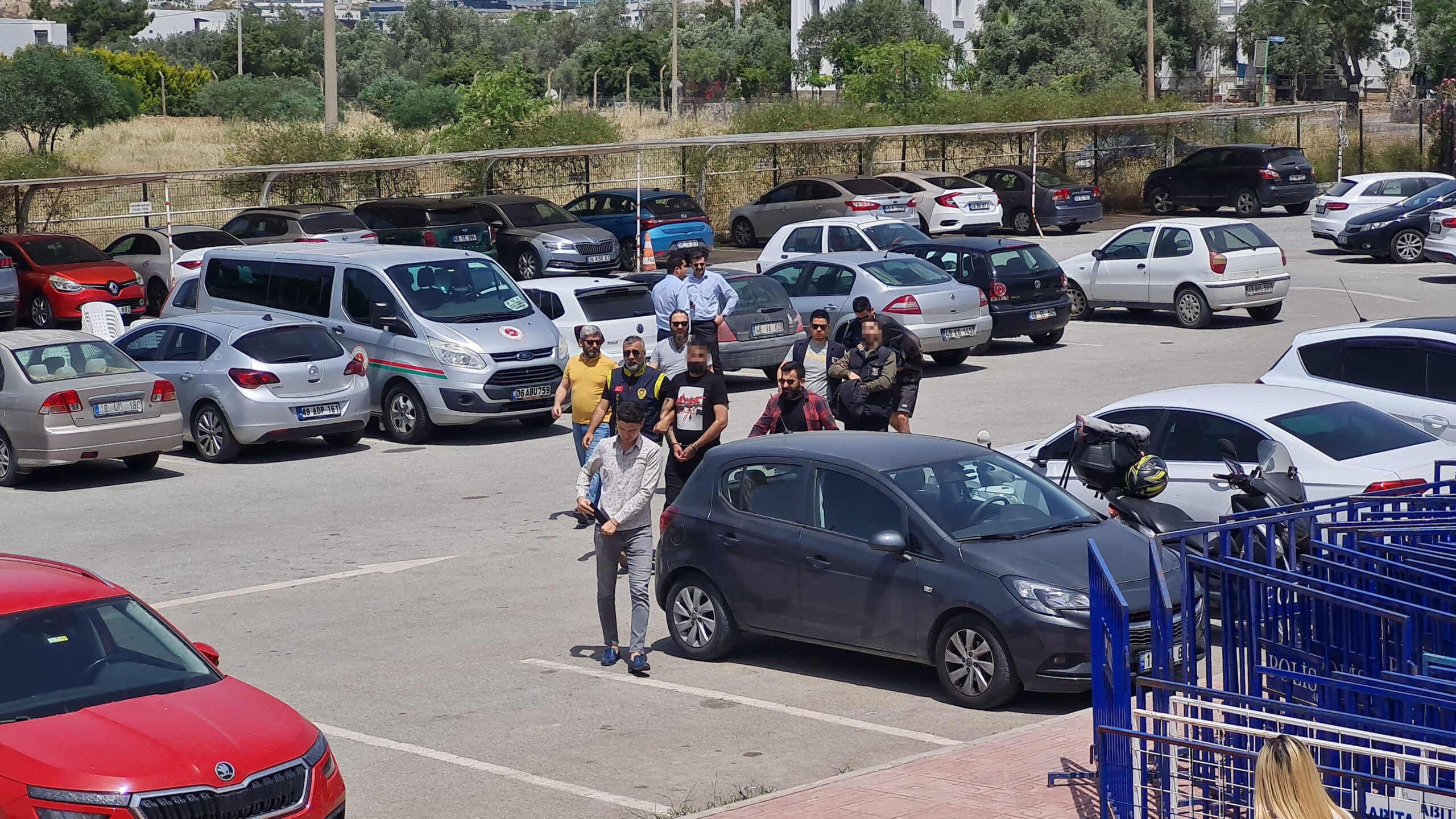 Muğla’nın Bodrum ilçesinde Mehmet Gülsüm (41) isimli vatandaşın başından silahla