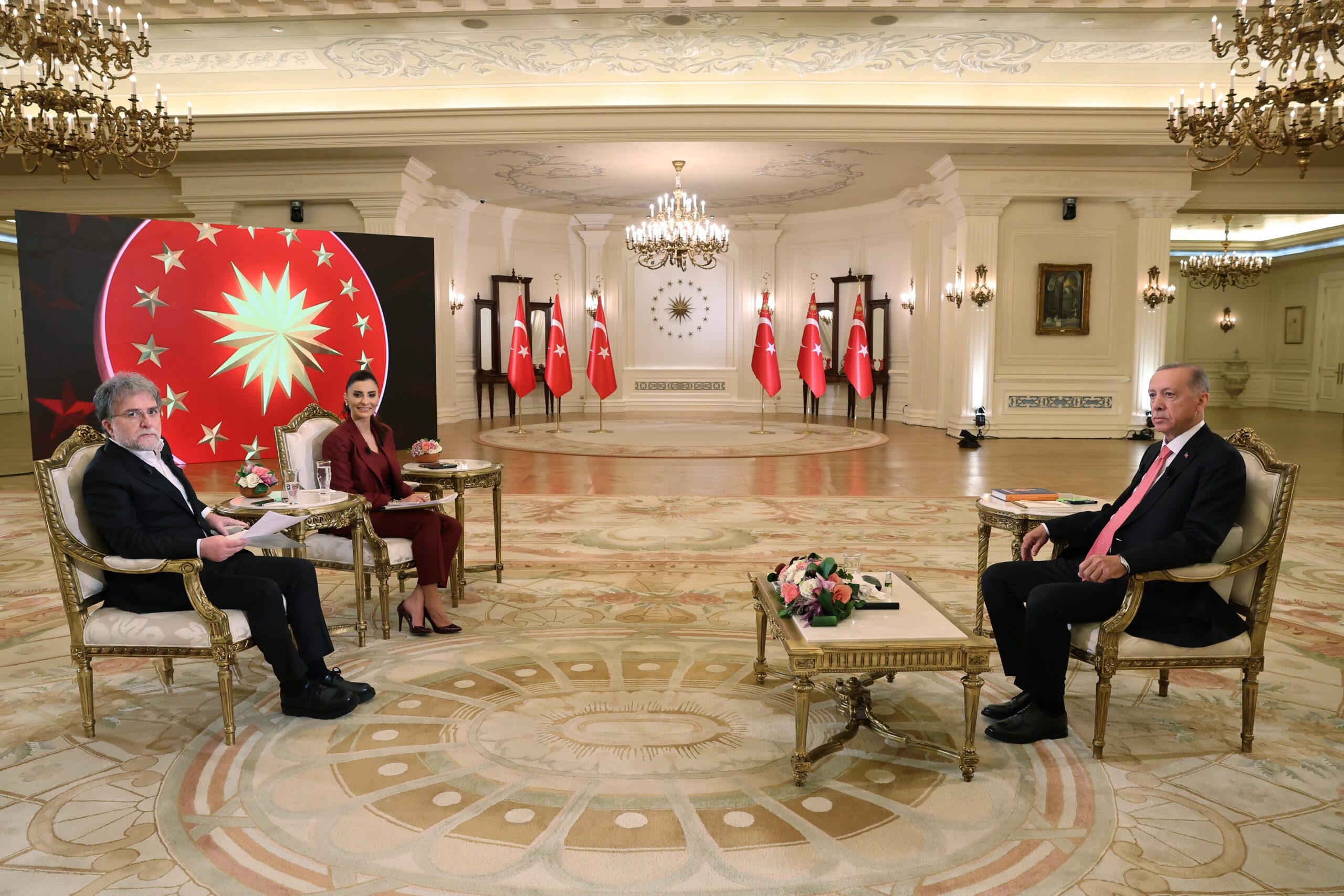 Cumhurbaşkanı Recep Tayyip Erdoğan, “Sahte bir anket pazarı kuruldu. Esas