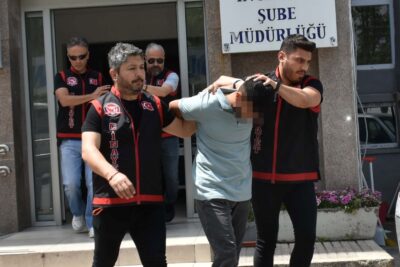   İzmir‘in Buca ilçesinde 8 yerinden bıçaklanarak kaldırıldığı hastanede hayatını