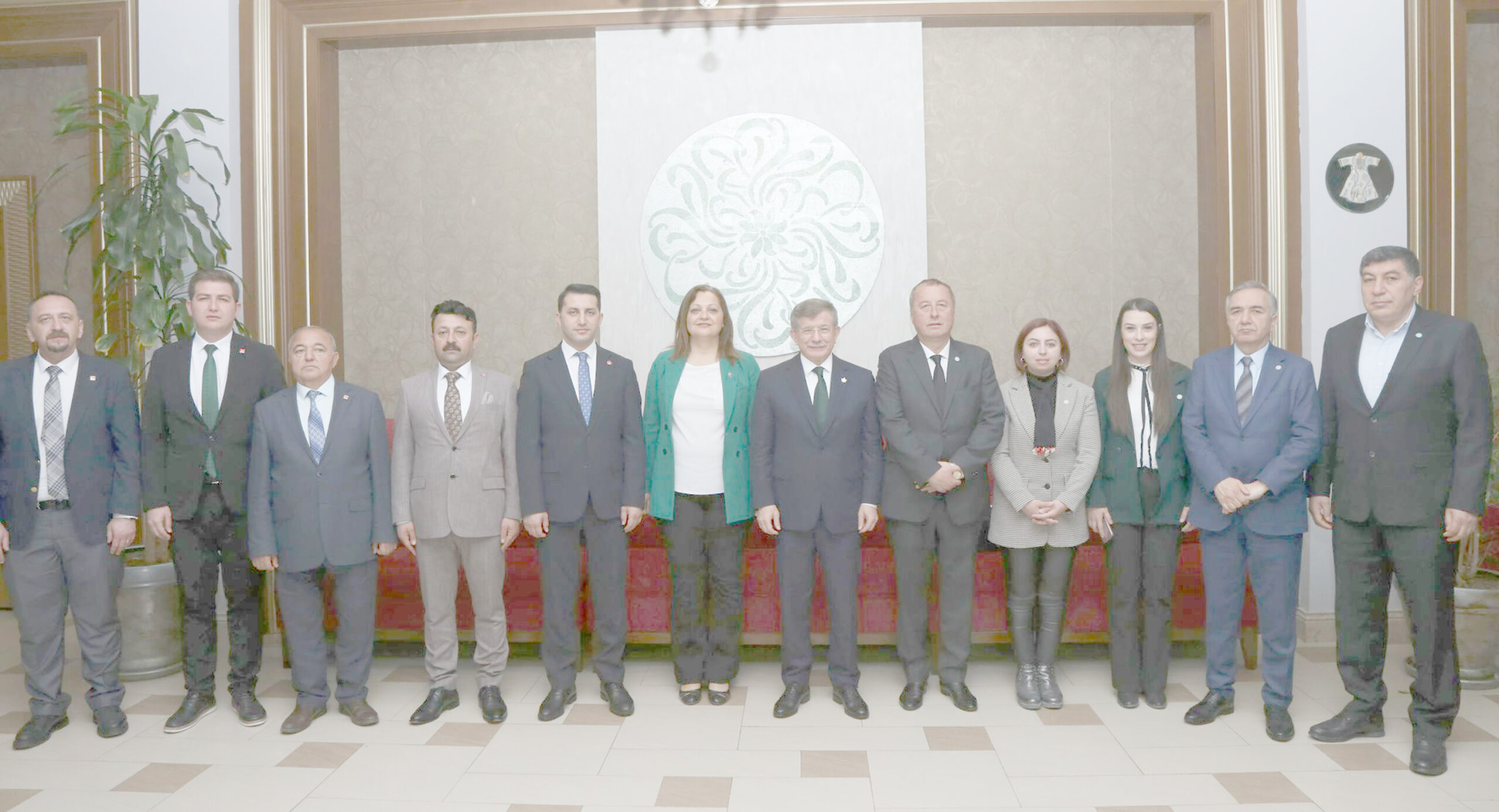 Afyonkarahisar’da NG Afyon Otel’de basın mensuplarıyla bir araya gelen Gelecek