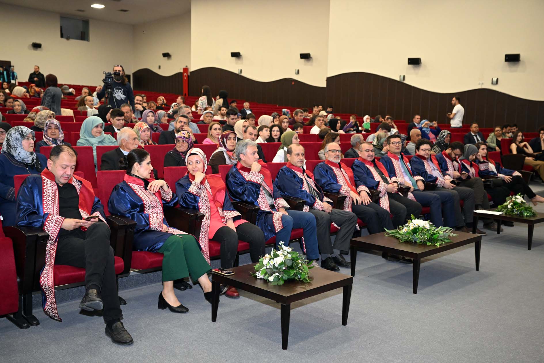 Afyon Kocatepe Üniversitesi’nin (AKÜ) 2022-2023 akademik yılı mezuniyet törenleri Eğitim