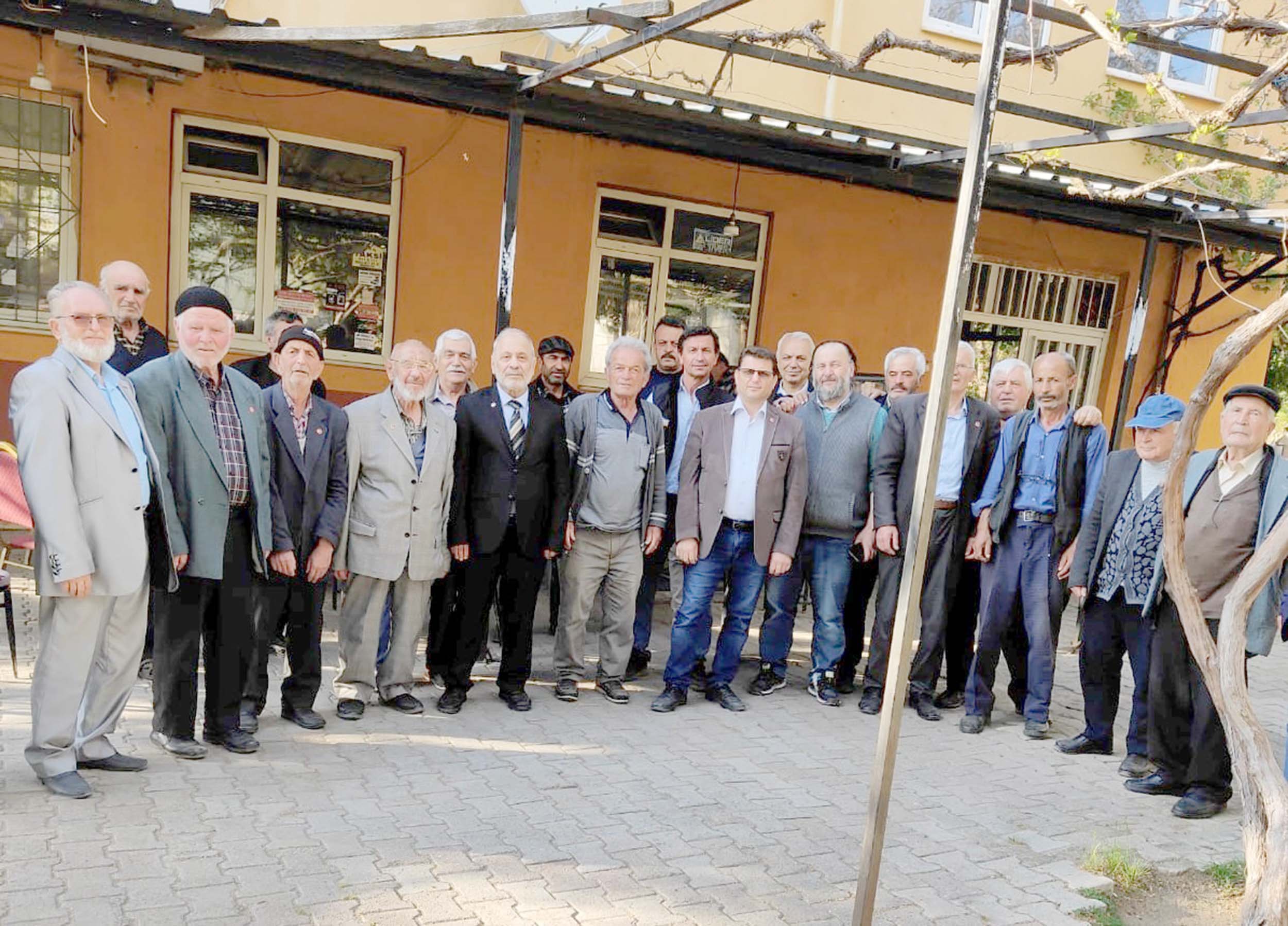 Saadet Partisi Afyonkarahisar İl Başkanlığı seçim çalışmaları kapsamında vatandaşlarla buluşmaya