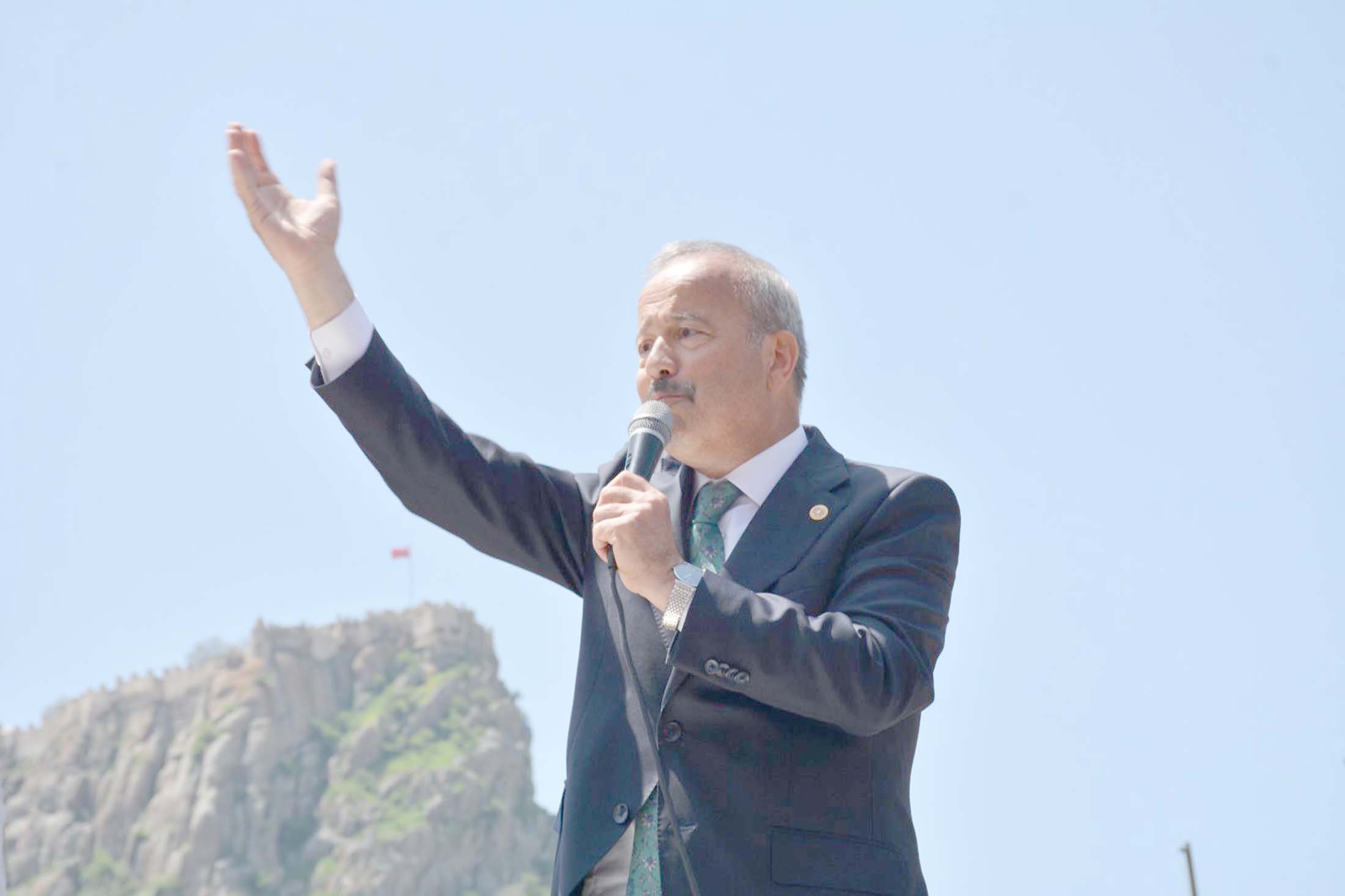 14 Mayıs seçimleri öncesinde sosyal medya hesaplarından yayınlanan klipler ile