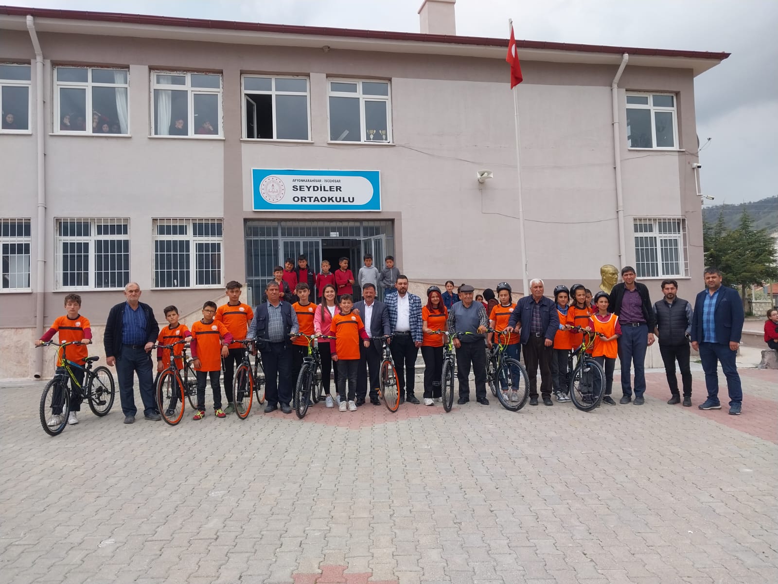 Seydiler Belediye Başkanı Hasan Hüseyin Tokdemir, geçtiğimiz hafta düzenlenen bisiklet