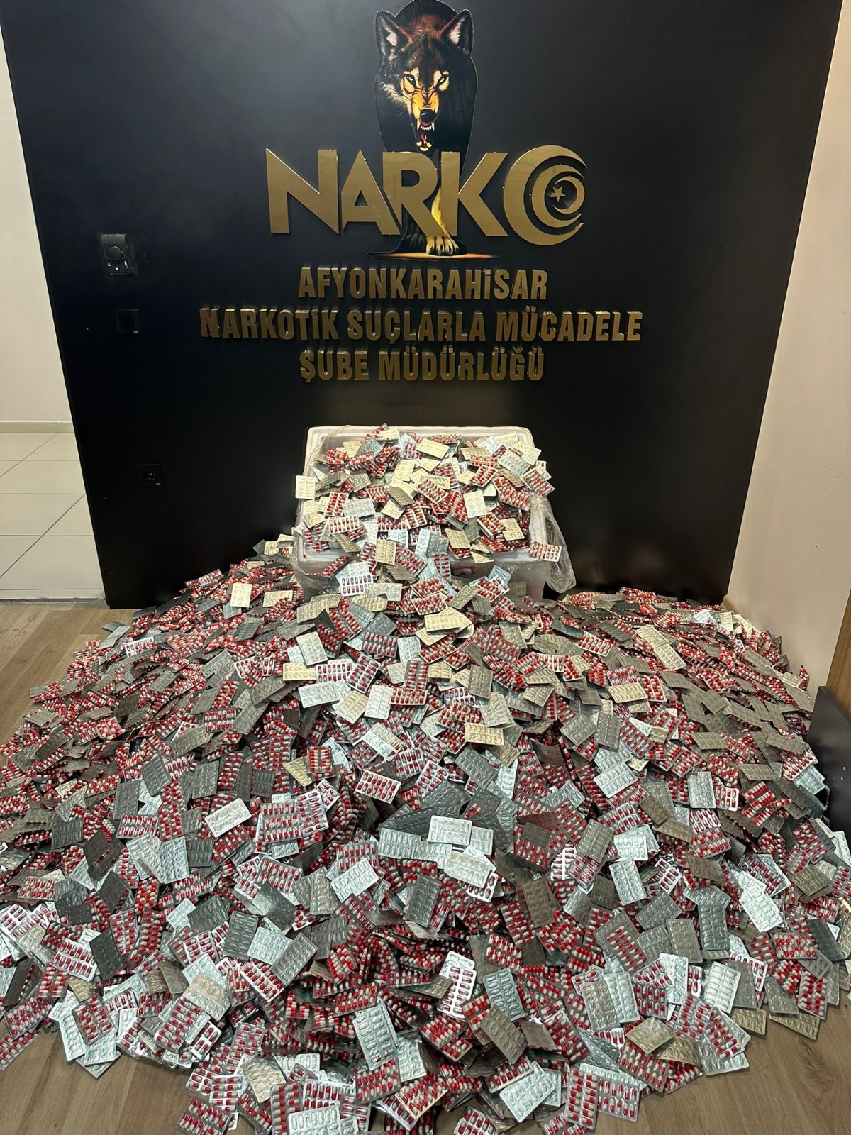 Afyonkarahisar İl Emniyet Müdürlüğü’ne bağlı Narkotik Suçlarla Mücadele Şube Müdürlüğü