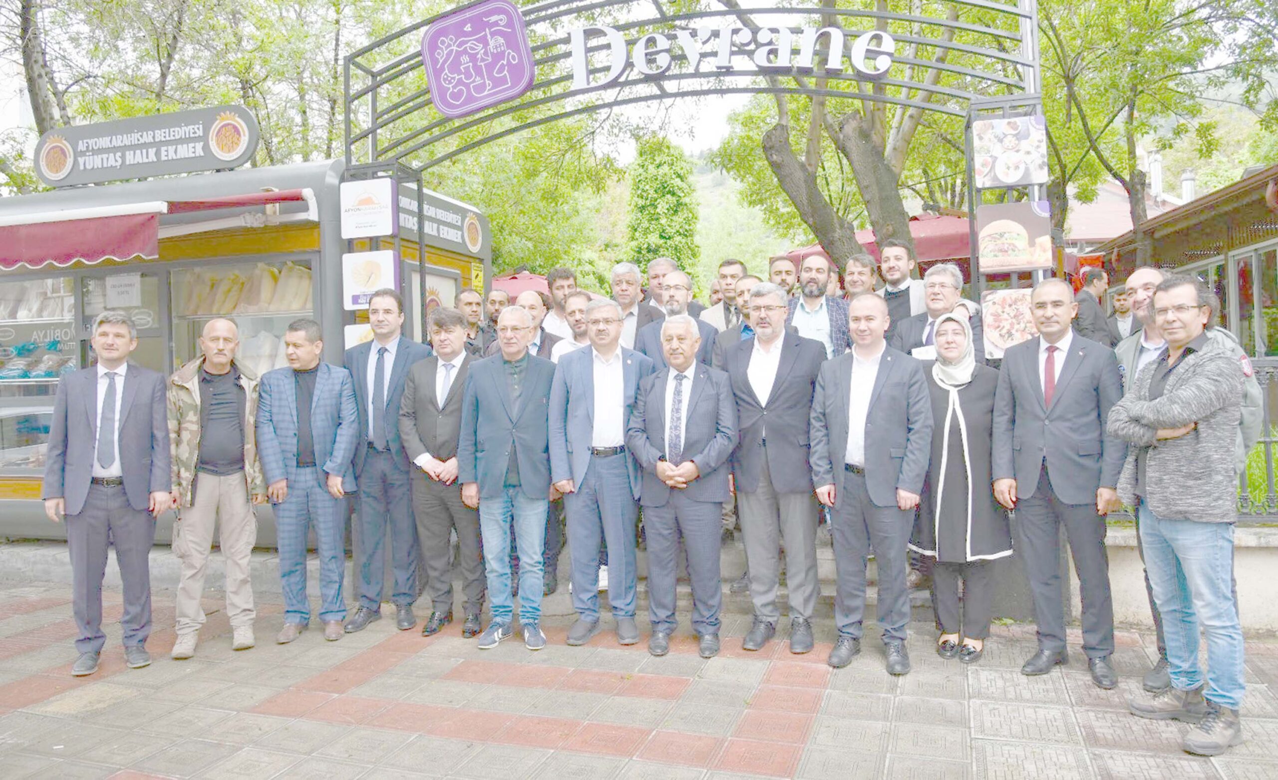 Afyonkarahisar’da basın mensuplarıyla bir araya gelen Belediye Başkanı Mehmet Zeybek,