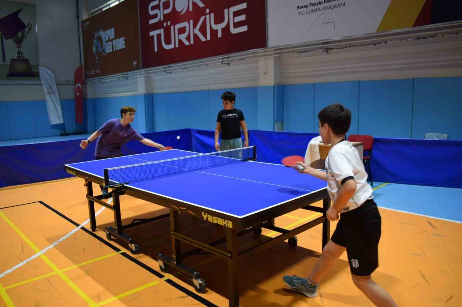 AFYONKARAHİSAR’DA DÜZENLENEN GENÇLER FERDİ MASA TENİSİ İL BİRİNCİLİĞİ MÜSABAKALARI SONA
