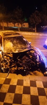 AFYONKARAHİSAR (AA) – Afyonkarahisar'da hafif ticari araç ile otomobilin çarpışması