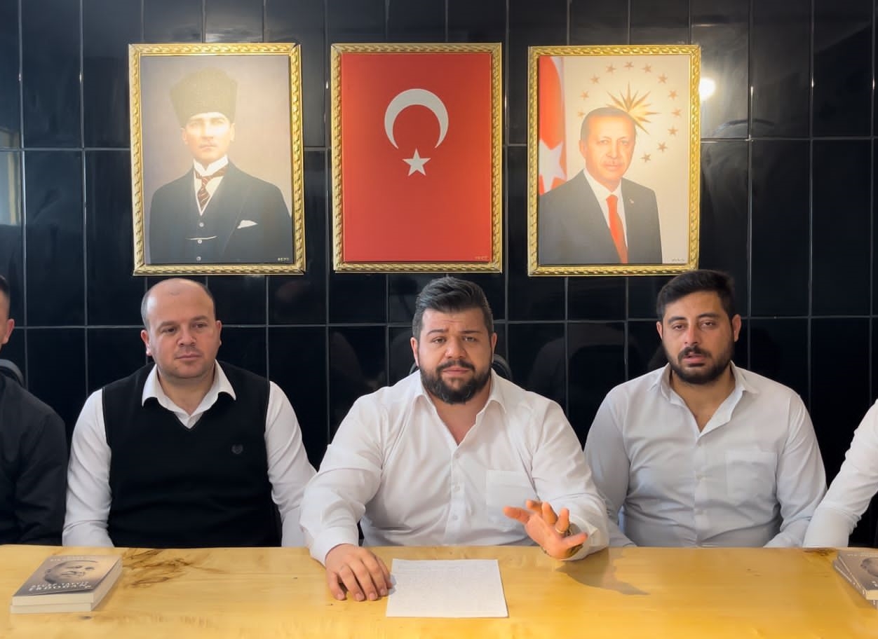 AFYONKARAHİSAR (AA) – Afyonkarahisar'da İYİ Parti ve Gelecek Partisinden ayrılan