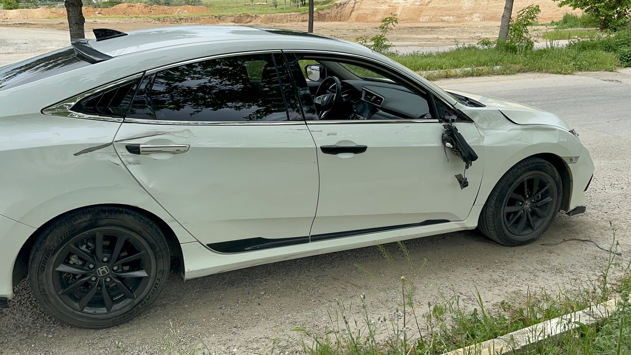 AFYONKARAHİSAR (AA) – Afyonkarahisar'ın Bolvadin ilçesinde otomobile çarpan motosikletteki yolcu