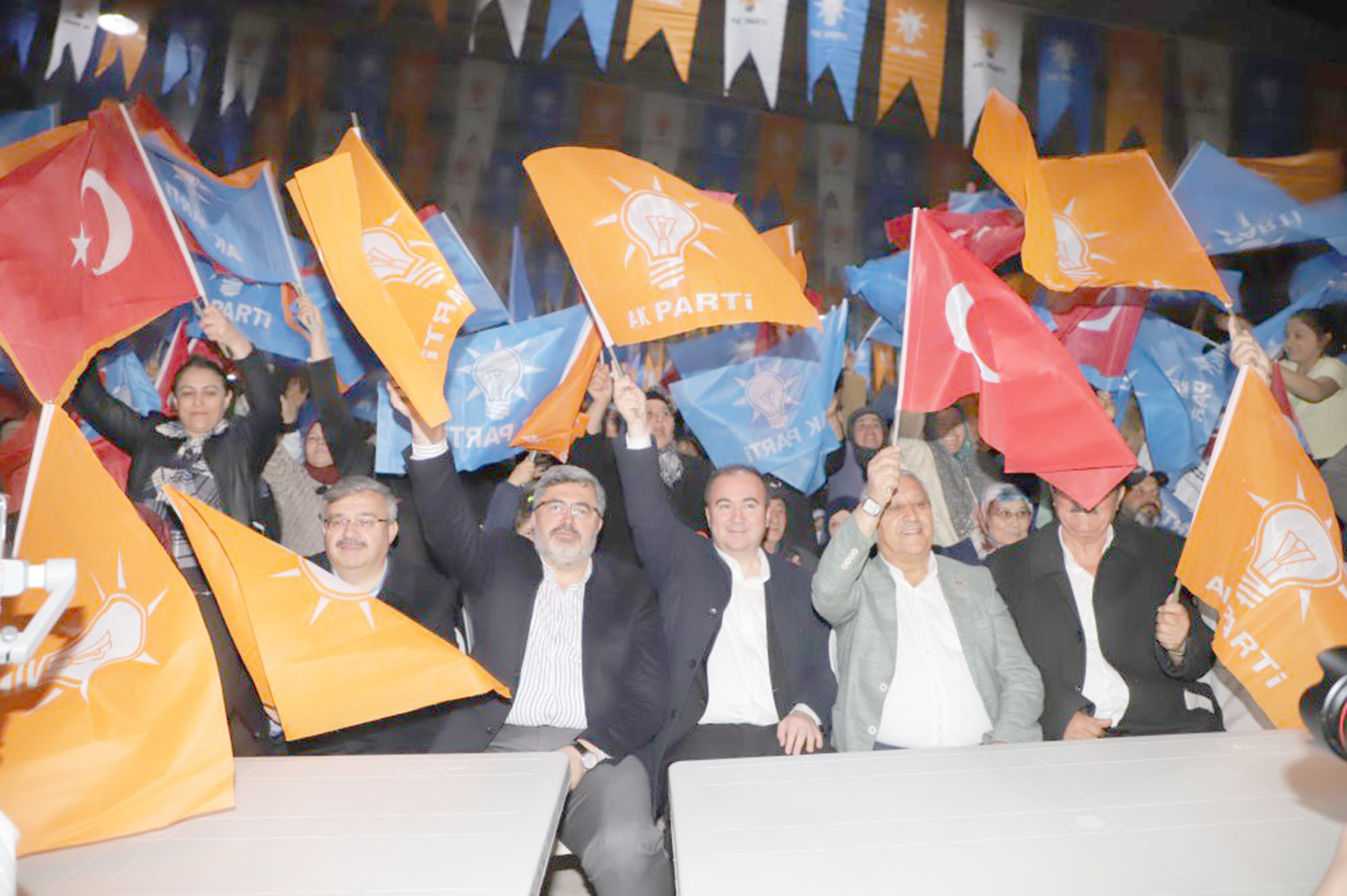 AK Parti Afyonkarahisar Milletvekili ve milletvekili adayları vatandaşların sorun ve