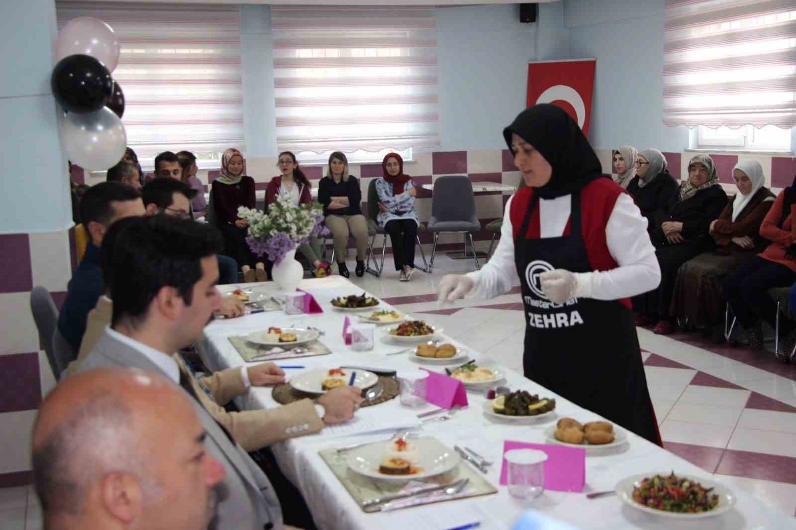 AFYONKARAHİSAR ŞUHUT HALK EĞİTİMİ MERKEZİ TARAFINDAN KADIN KÜLTÜR EVİNDE AÇILAN