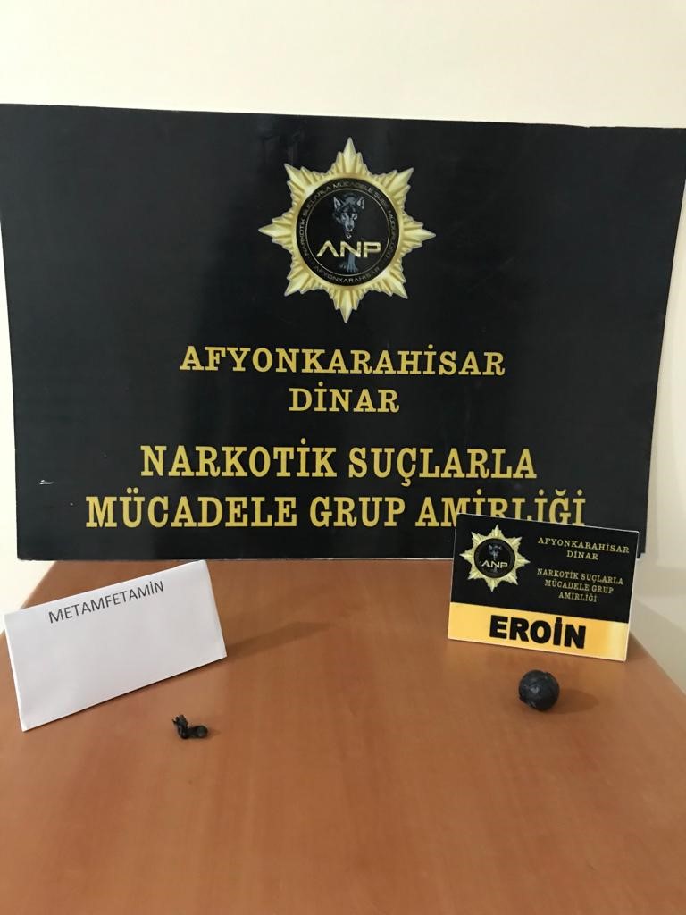 AFYONKARAHİSAR’IN DİNAR İLÇESİNDE POLİS TARAFINDA GERÇEKLEŞTİRİLEN YOL DENETİMLERİNDE DURDURULAN ARAÇLARDA