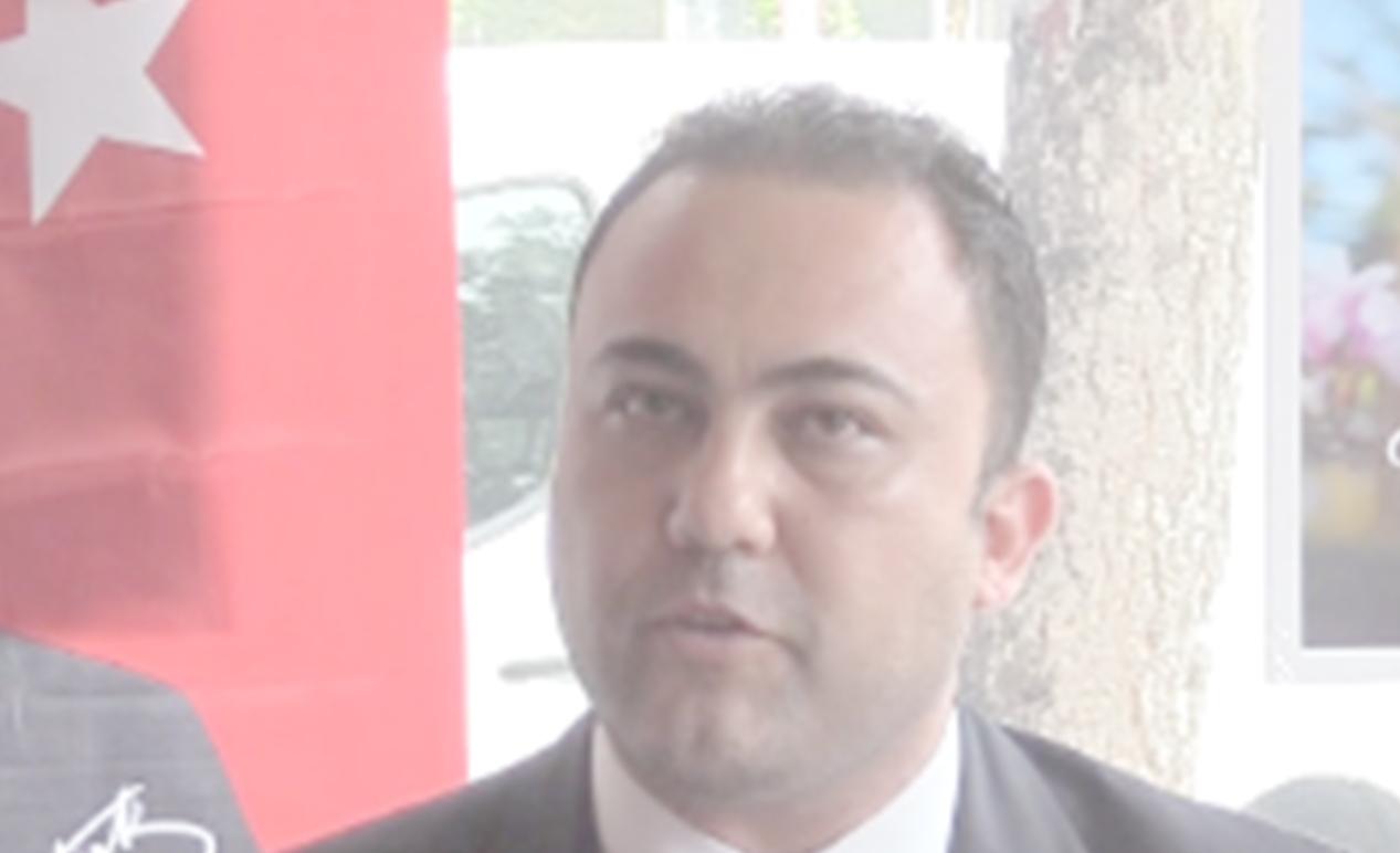 CHP İl Başkanı Yusuf Onur Seçme,  ‘CHP’liler Türk Parasını yırtarak