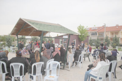 Emirdağ ilçesinde İnkılap Mahallesi sakinleriyle bir araya gelen Emirdağ Belediye