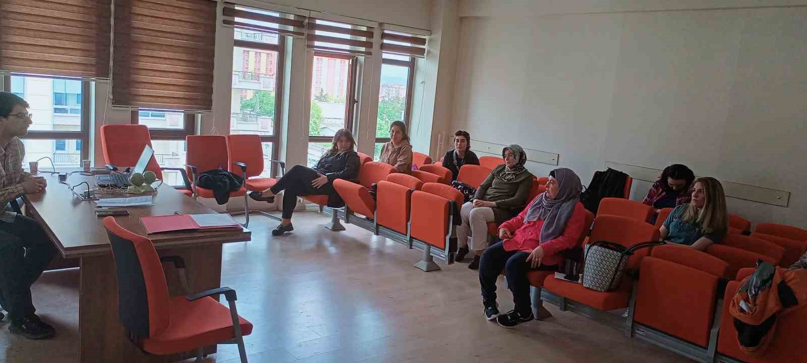 AFYONKARAHİSAR İL SAĞLIK MÜDÜRLÜĞÜ, HASTA HAKLARI UYGULAMALARI KAPSAMINDA KAMU VE