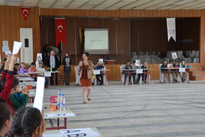 AFYONKARAHİSAR (AA) – Afyonkarahisar'ın İscehisar ilçesinde okullararası bilgi yarışması düzenlendi.