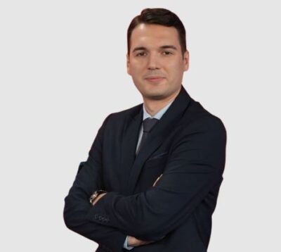 Sayın Cumhurbaşkanımız’ın danışmanlığı görevini yürüten Ayhan Oğan isimli şahıs, dün