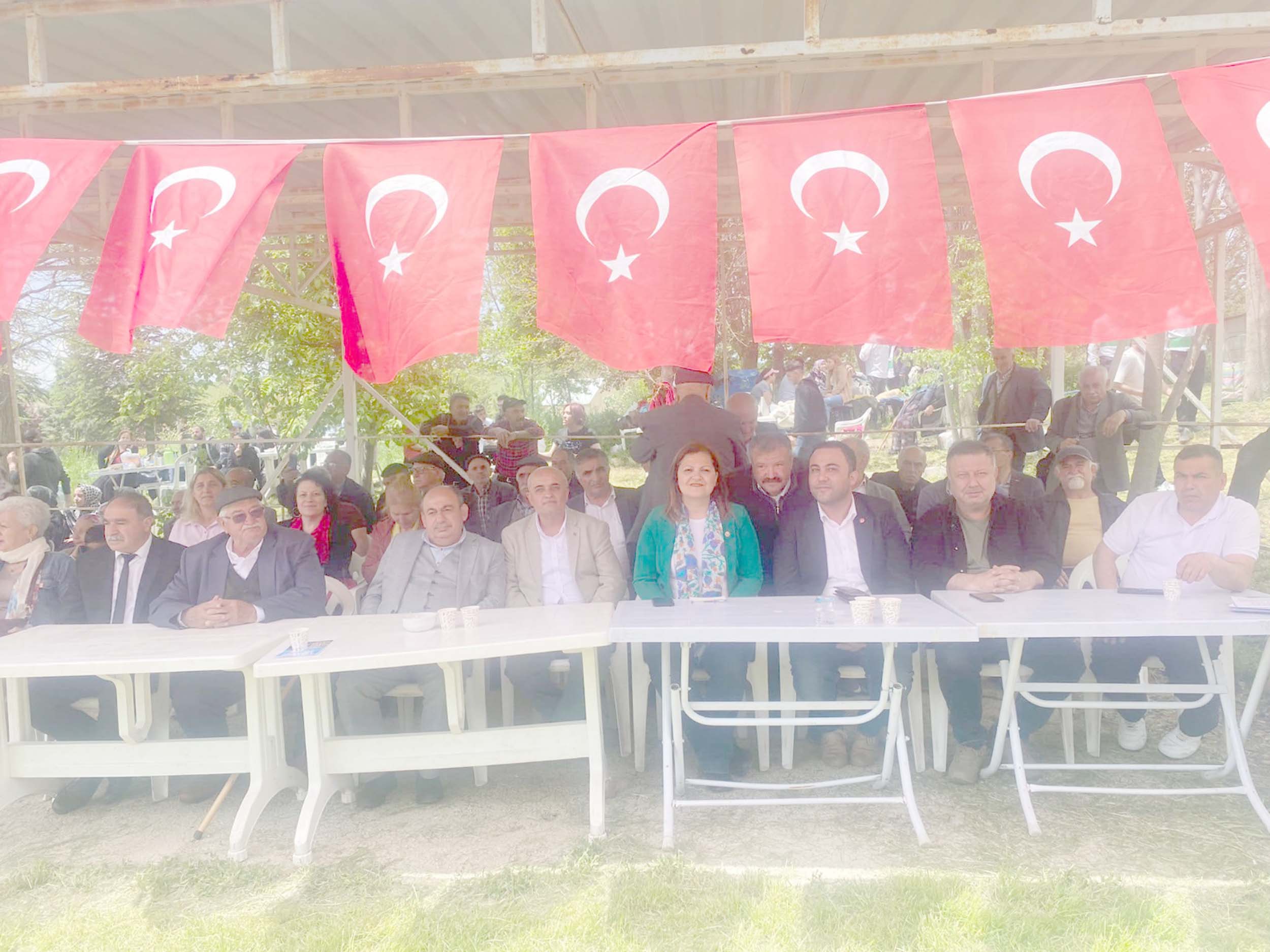 Cumhuriyet Halk Partisi (CHP) Afyonkarahisar Milletvekili Av. Burcu Köksal, beraberindeki