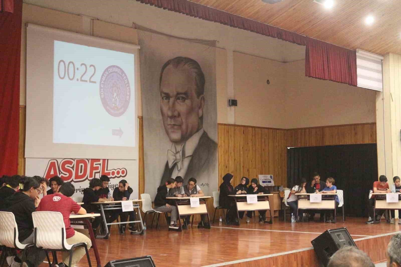 AFYONKARAHİSAR’DA DÜZENLENEN 8’İNCİ SINIFLAR ARSI MATEMATİK VE FEN BİLİMLERİ YARIŞMASI’NDA
