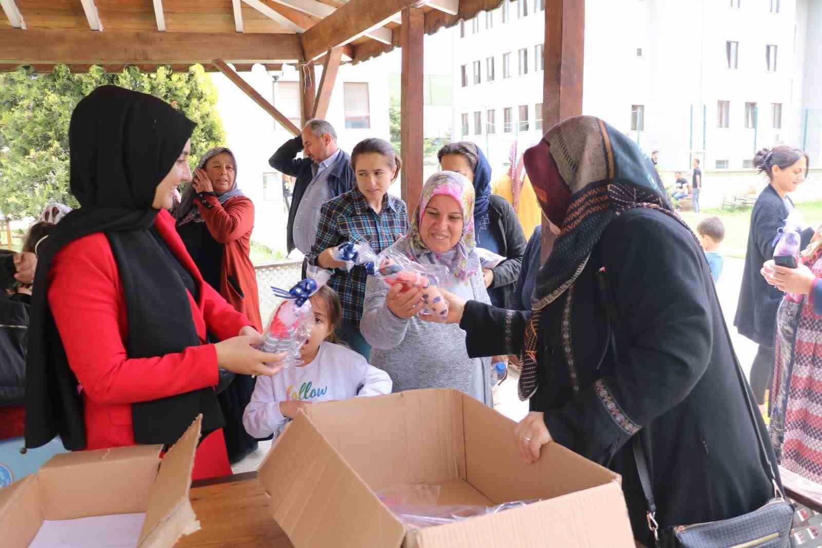 AFYONKARAHİSAR ZÜBEYDE HANIM MESLEKİ VE TEKNİK ANADOLU LİSESİ EL SANATLARI